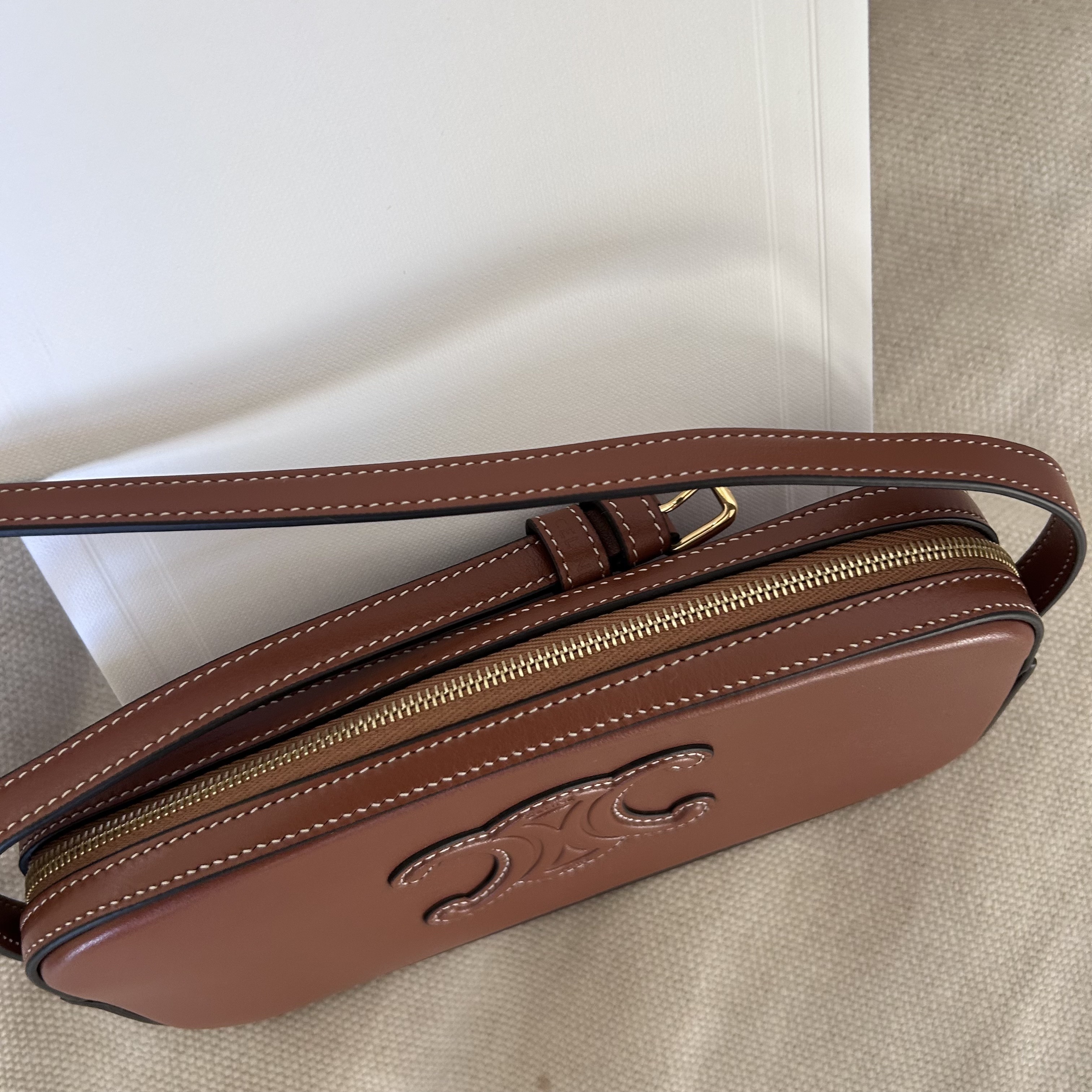 【VIPセール】CELINE（セリーヌ）トリオンフキュイルショルダ