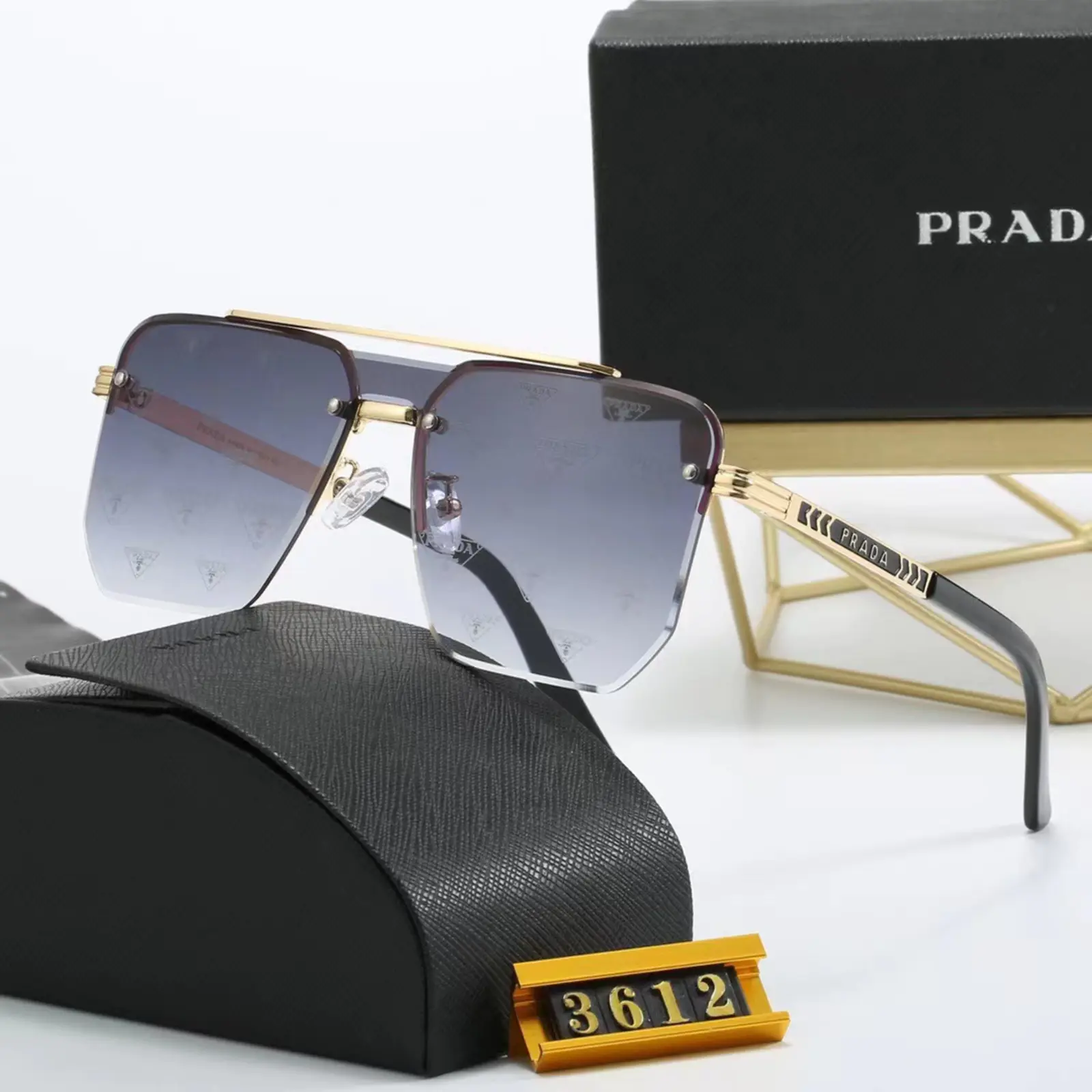 Prada サングラス S0016