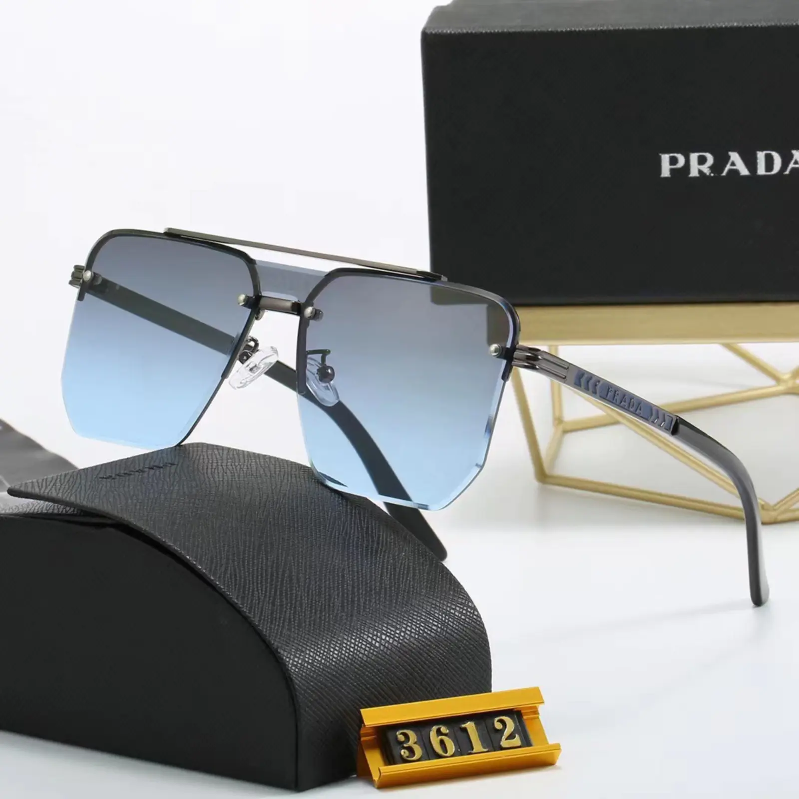 Prada サングラス S0016