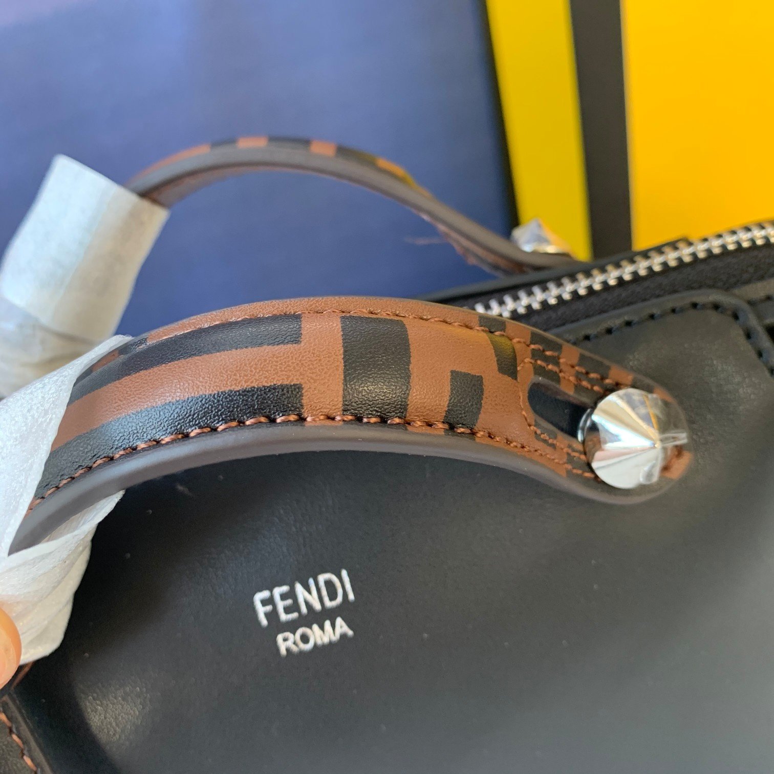 FENDIフェンディ メッセンジャーバッグ 21x12.5x9.5 cm-高島屋オンラインストア - 公式