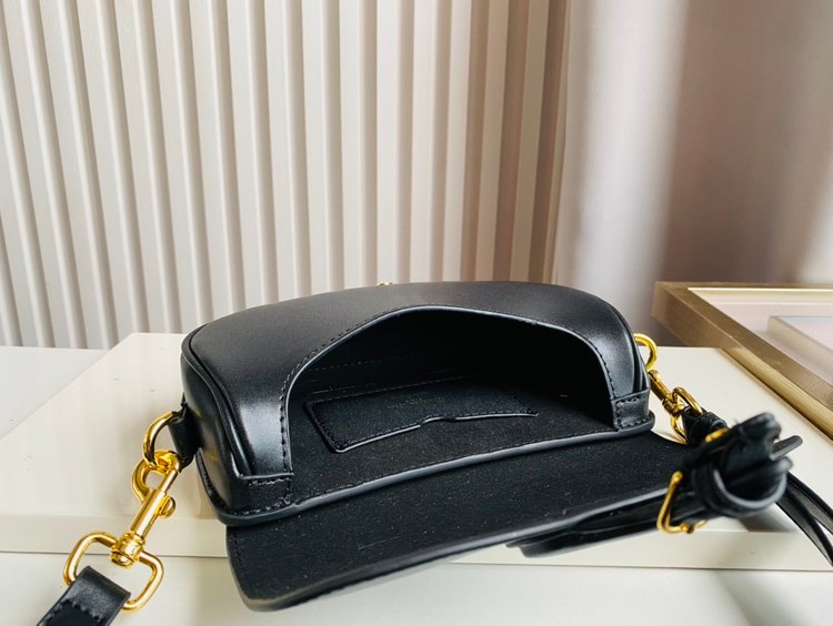 Christian Dior 【ディオール】Bobby ショルダーバッグ21x12x5cm-高島屋オンラインストア - 公式