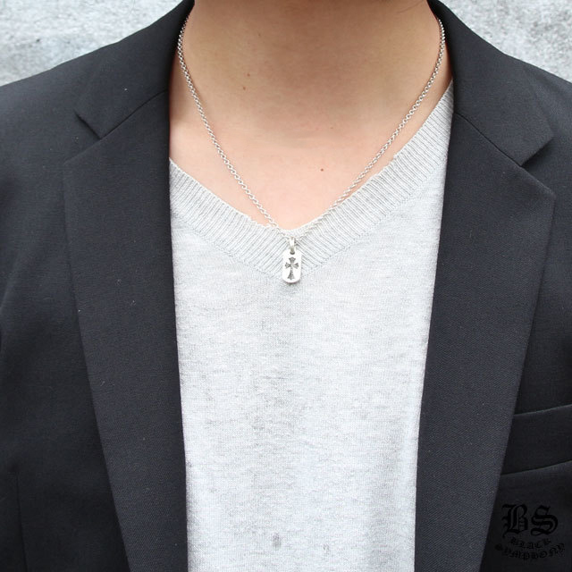 クロムハーツ カットアウトクロスドッグタグ(タイニー)