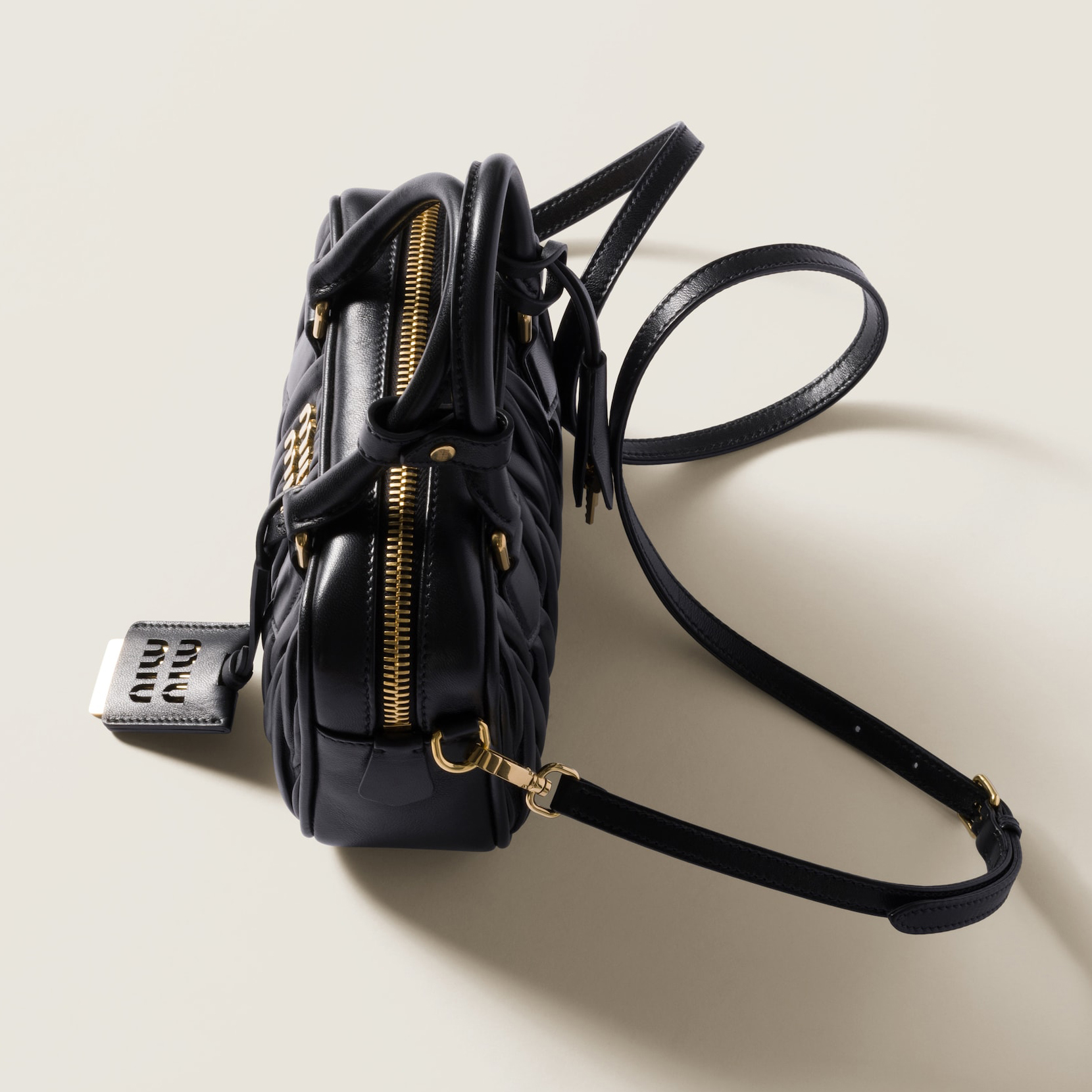 MiuMiu 2025新作 アルカディ マテラッセレザー バッグ MM