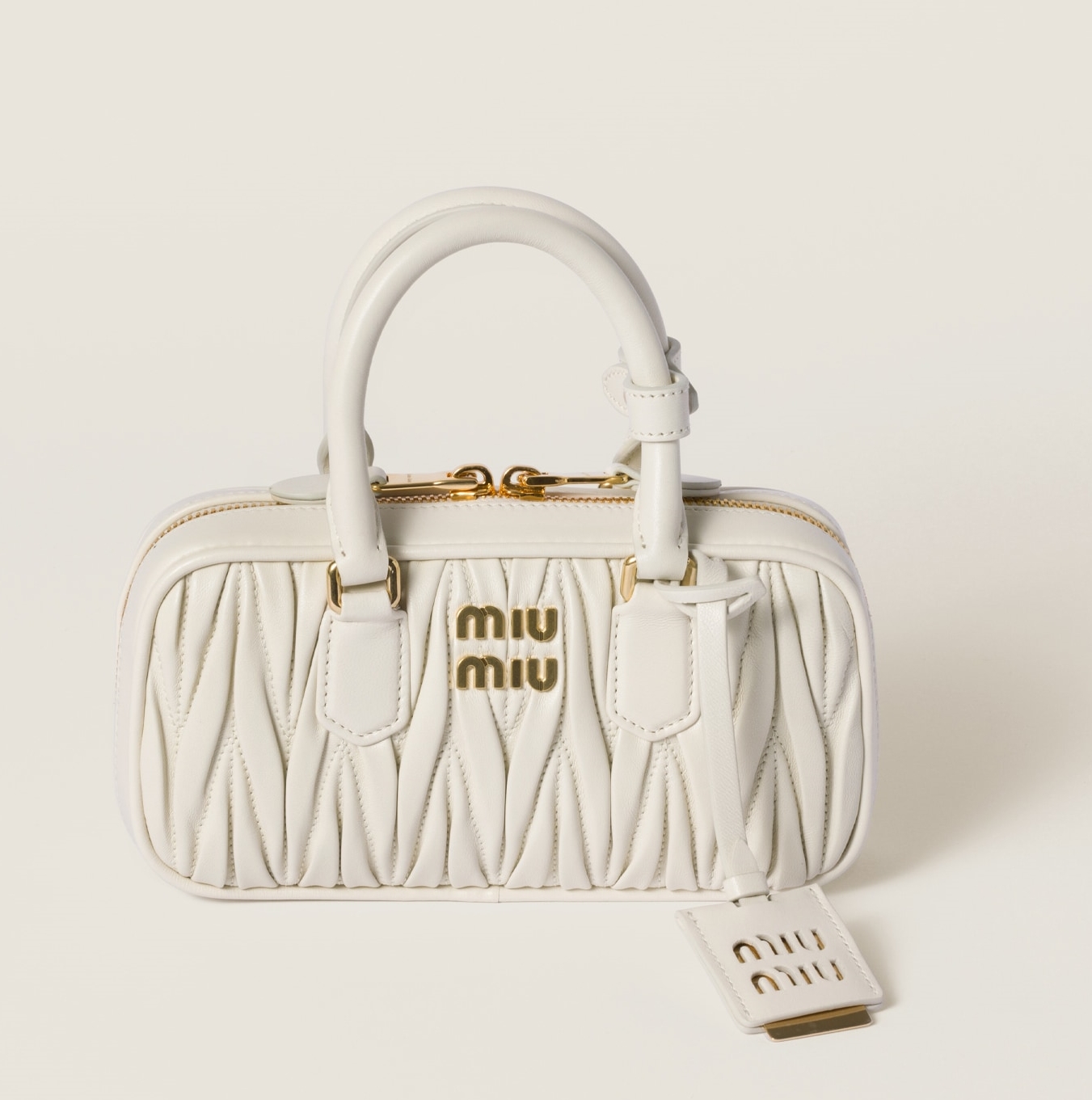 MIUMIU (ミュウミュウ)  新作 ショルダーバッグ アルカディ MATELASSE マテラッセ 5BB142 N88 レディース レザー ハンドバッグ 鞄 F0002/NERO