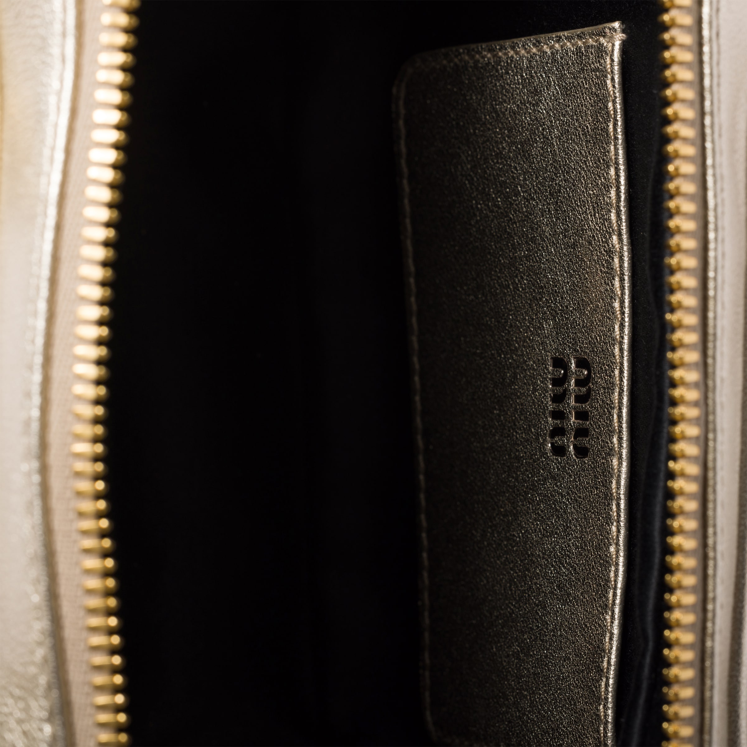 MiuMiu 新作 レディース ショルダーバッグ・ポシェット MINI