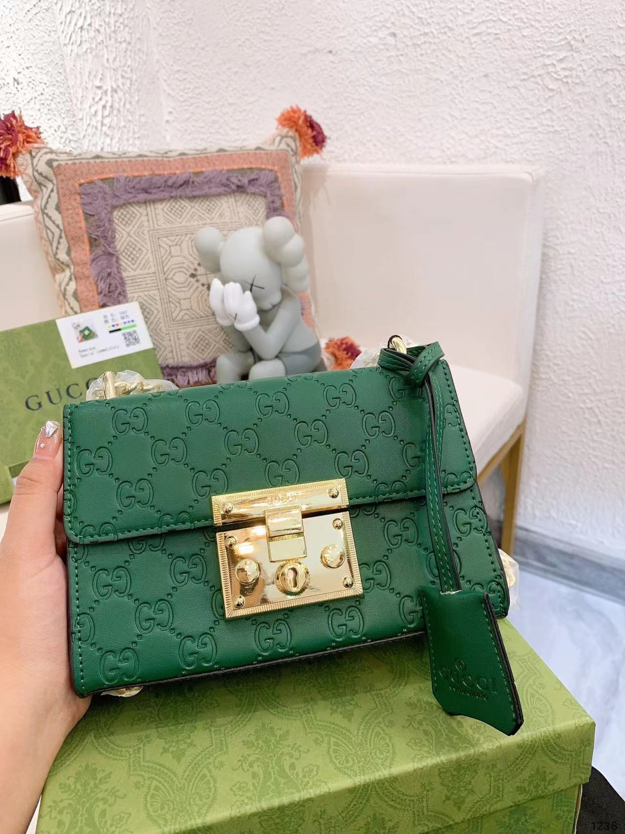 【GUCCI】グッチ〔パドロック〕GG スモール ショルダーバッグ