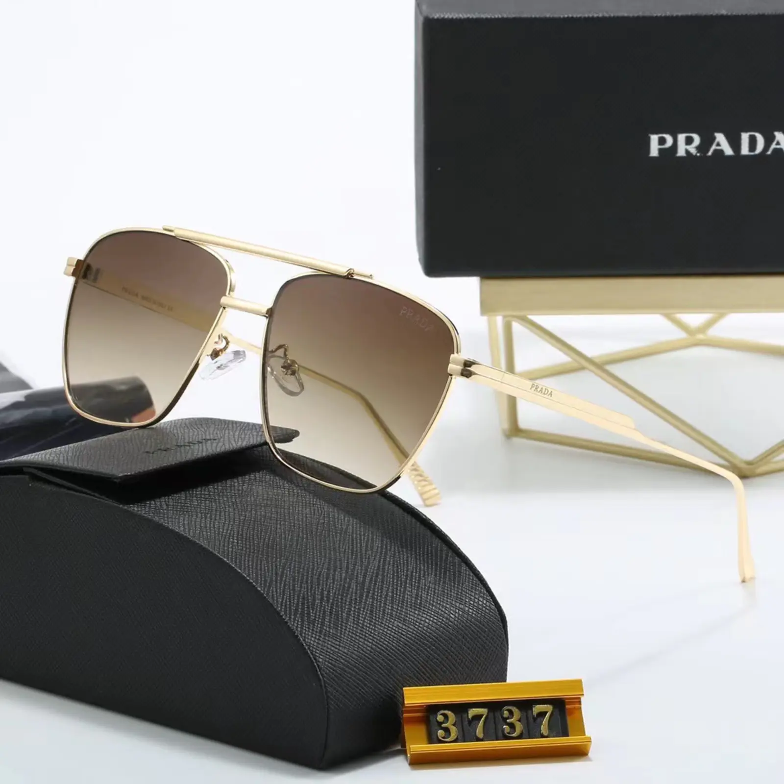 Prada サングラス 17
