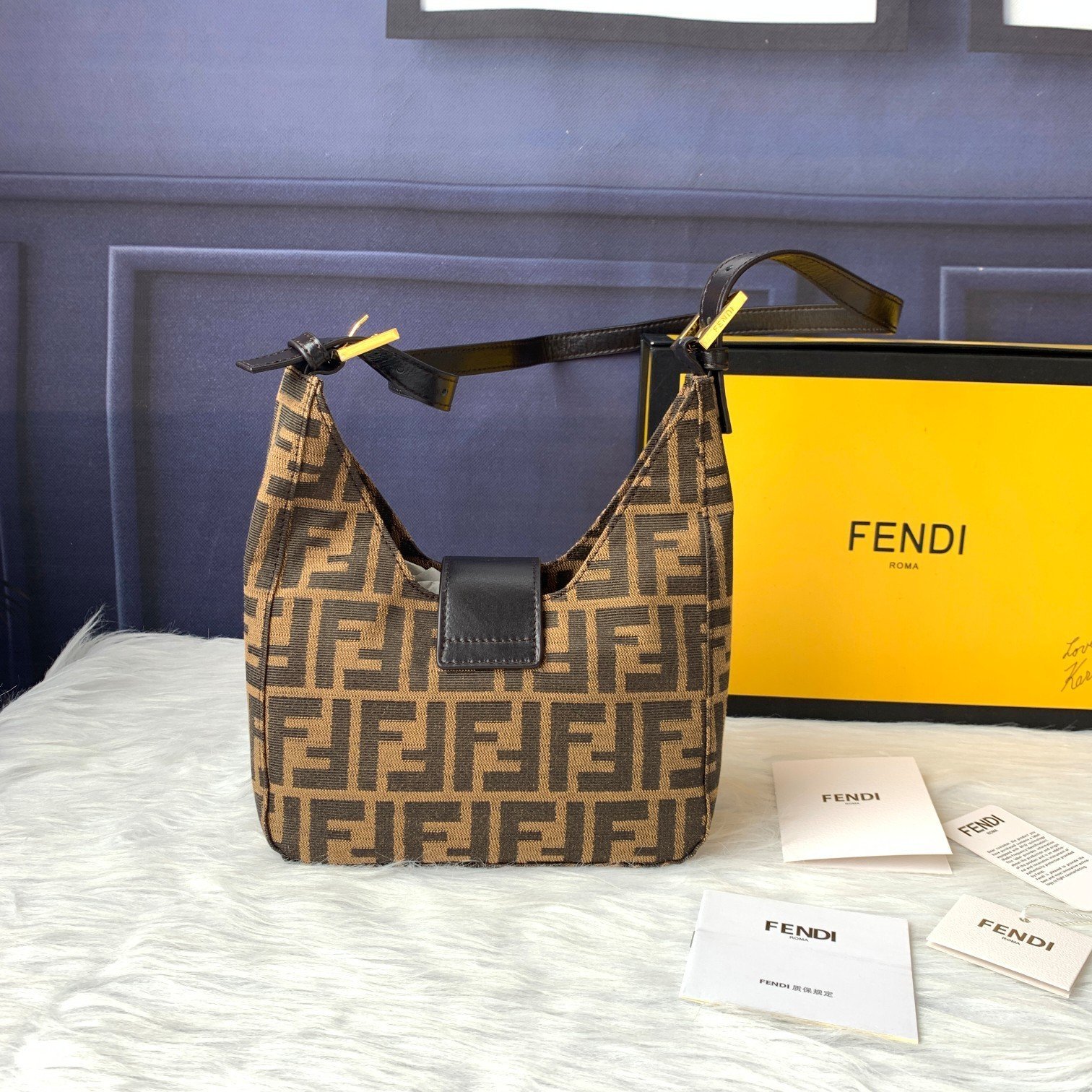 FENDIフェンディ ショルダーバッグ 18x9x20 cm-高島屋オンラインストア - 公式