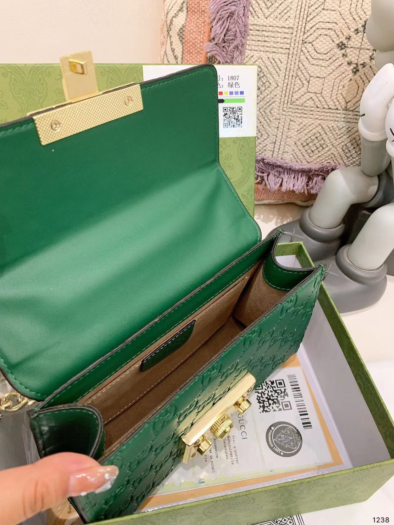 【GUCCI】グッチ〔パドロック〕GG スモール ショルダーバッグ