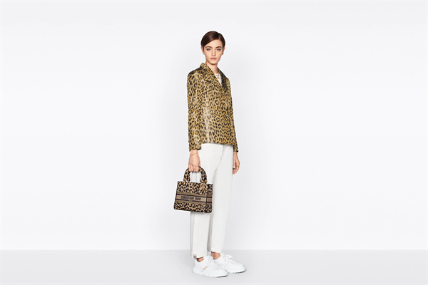 DIOR LADY D-LITE ミディアムバッグ 24 x 20 x 11 cm-高島屋オンラインストア - 公式