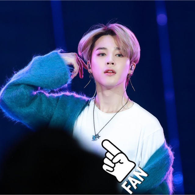 【国内発送/直営店】ネックレス 大人気！残りわずか♪ 防弾少年団BTSジミンJIMINが着用しているLVのイニシャルペンダントです