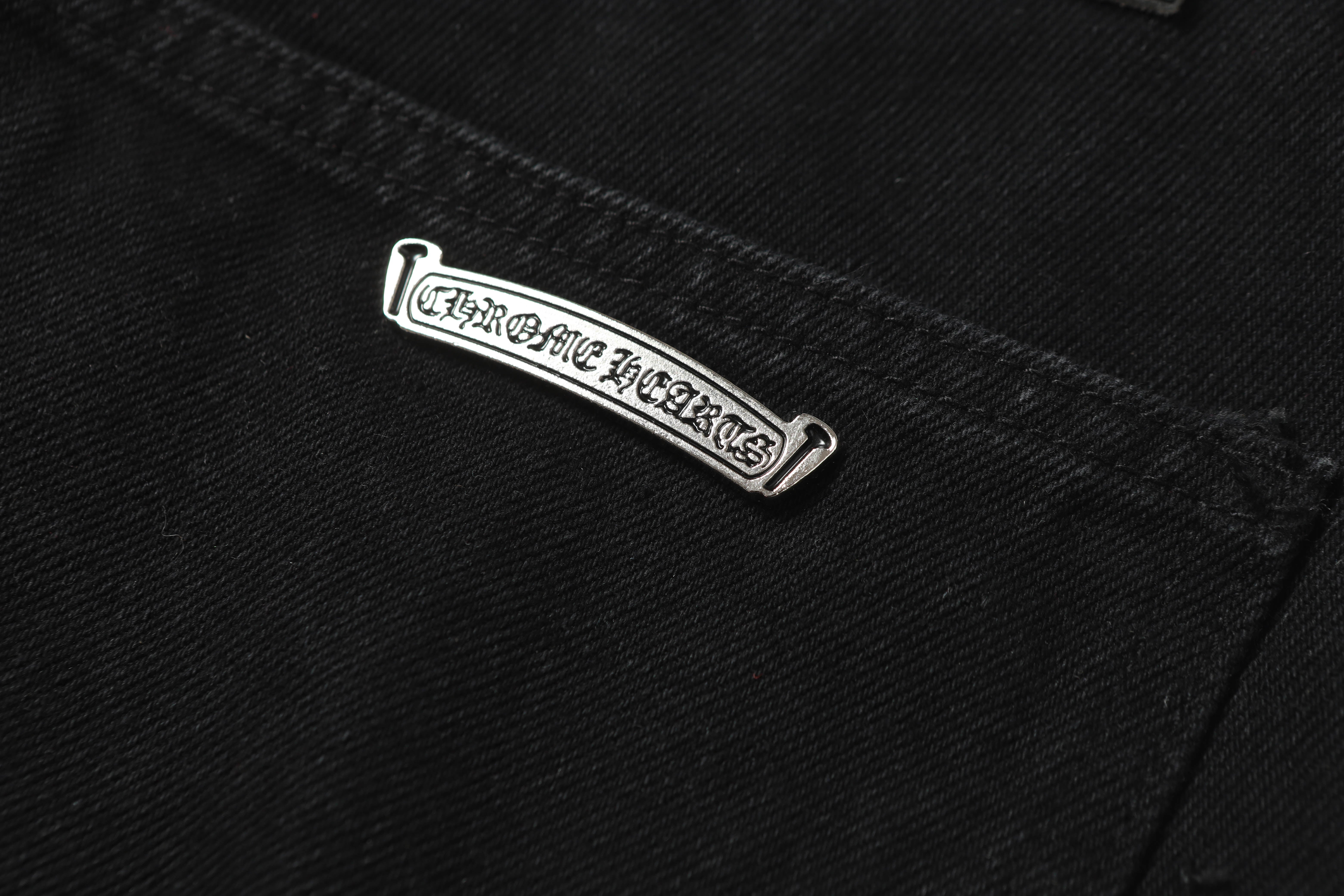 【Chrome Hearts】クロムハーツ ホワイト＆ブルー レザー クロスパッチ ジーンズ