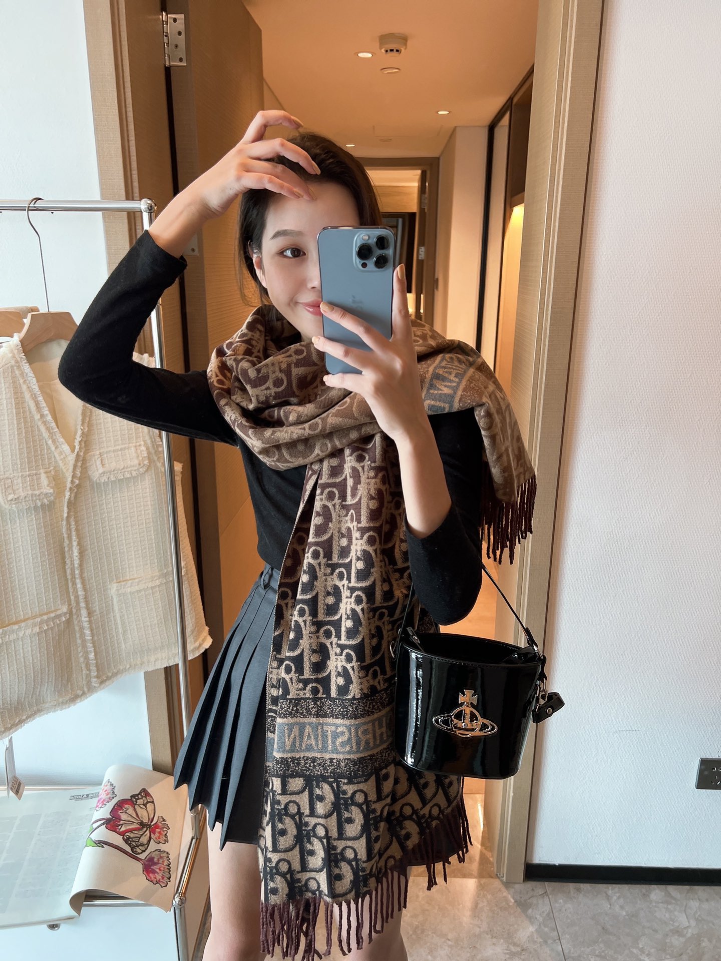 【Dior】最新のグラデーションスカーフ-高島屋オンラインストア - 公式