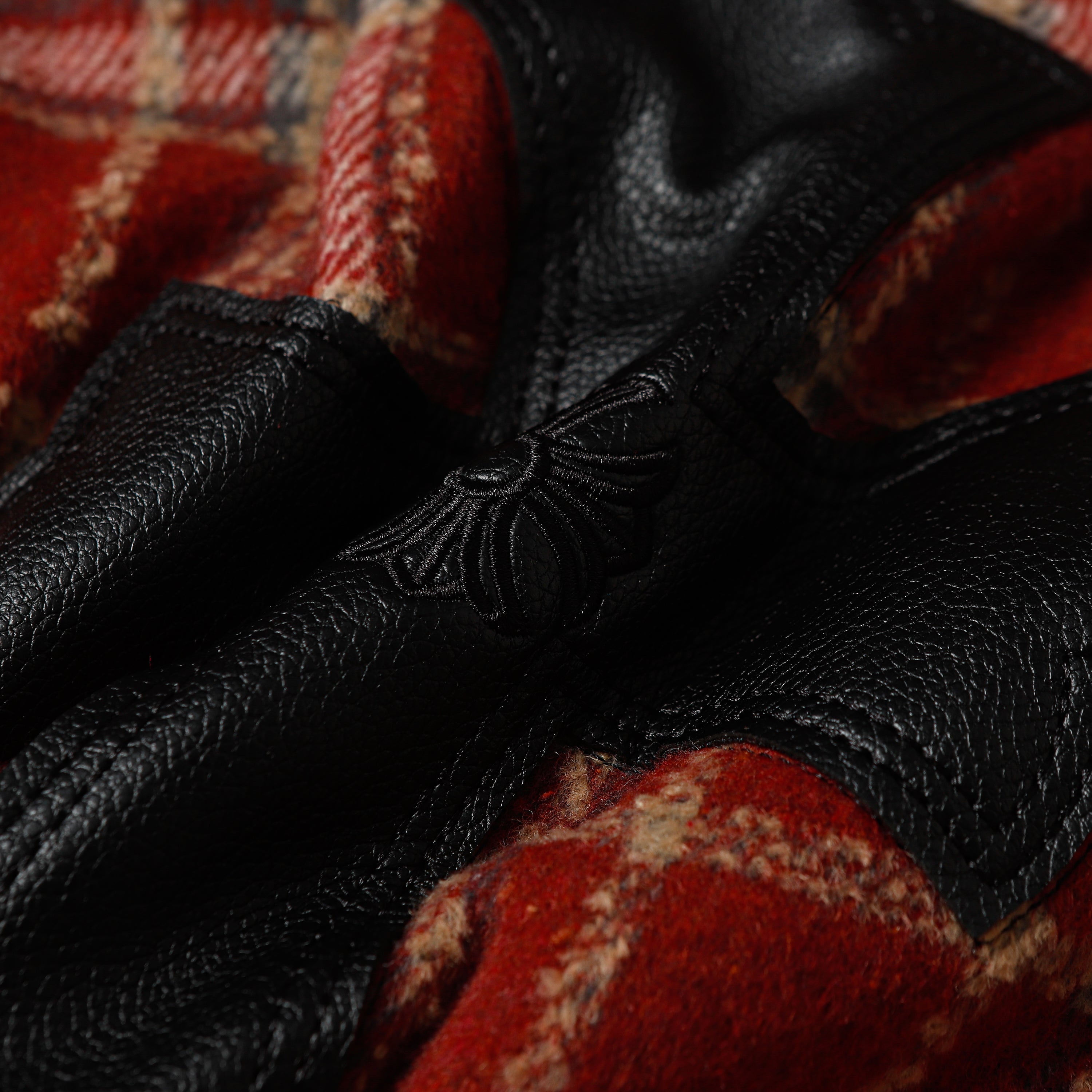 【Chrome Hearts】クロムハーツ 刺繍レザークロスディテール フランネルシャツ Tシャツ