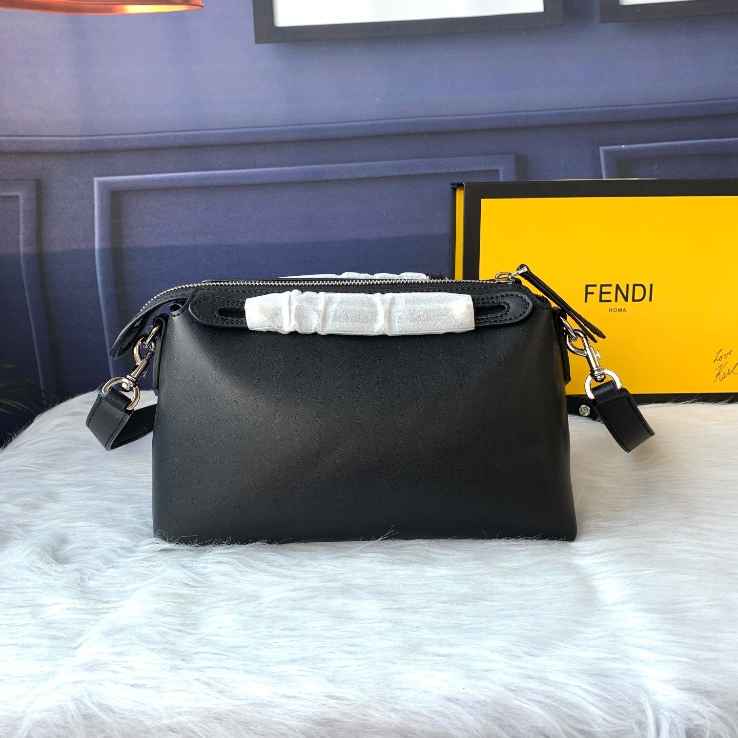 FENDIフェンディ メッセンジャーバッグ 27x15x13 cm-高島屋オンラインストア - 公式