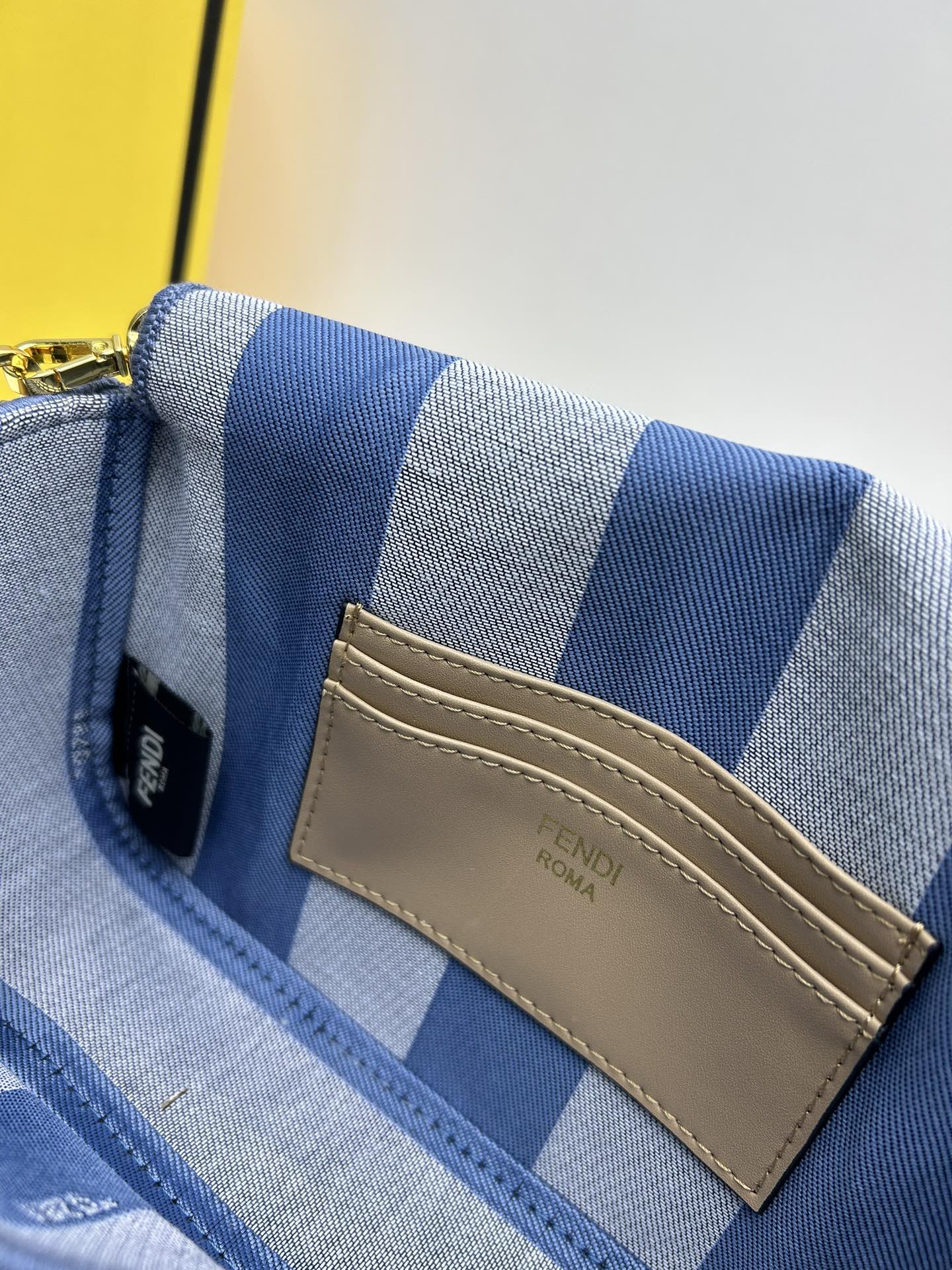 FENDI アイコニックなバゲット スモール ハンドバッグ-高島屋オンラインストア - 公式