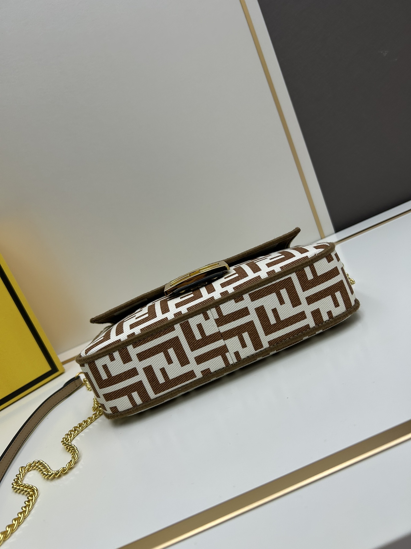 FENDI アイコニックなバゲット スモール ハンドバッグ-高島屋オンラインストア - 公式