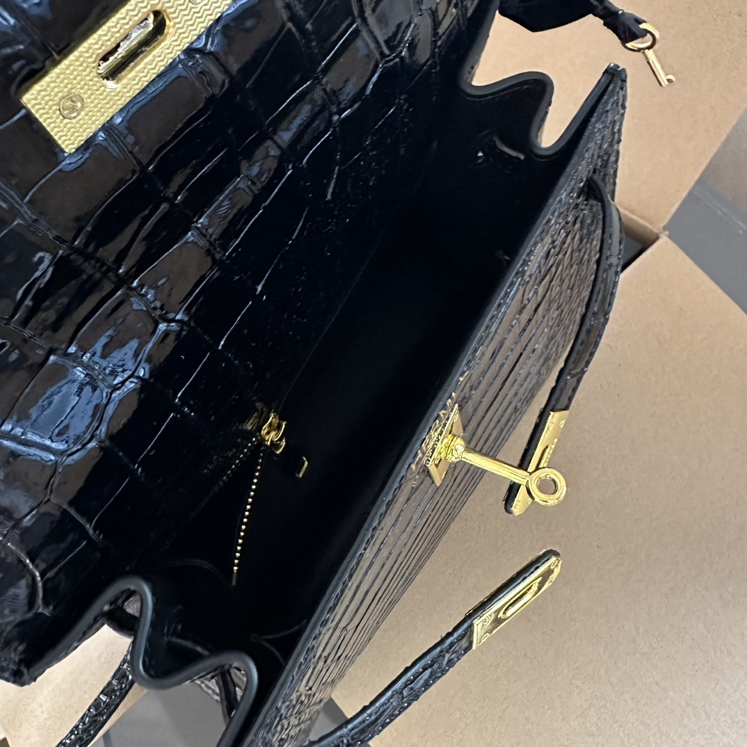 【HERMES】エルメス ケリーシリーズ クロコダイル柄 最新カラー-高島屋オンラインストア - 公式