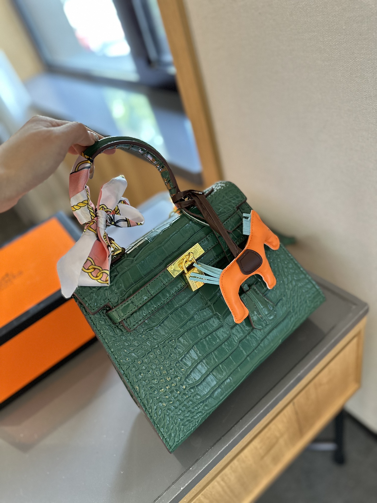 【HERMES】エルメス ケリーシリーズ クロコダイル柄 最新カラー-高島屋オンラインストア - 公式