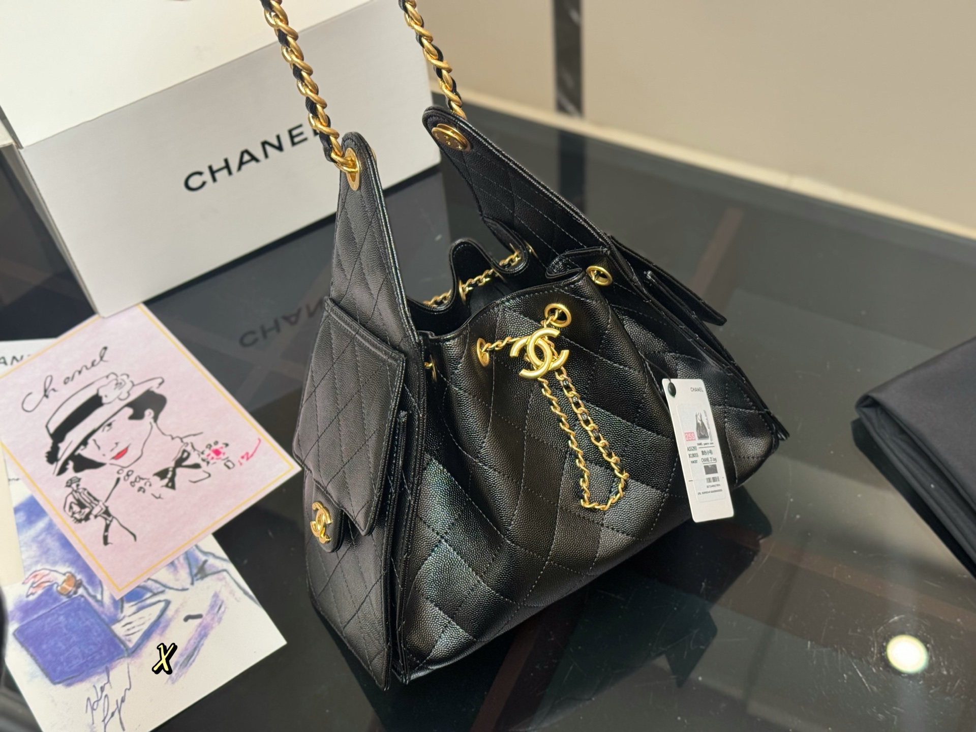 《HOBO》CHANEL 25S新作 スモールハンドバッグ ブラック