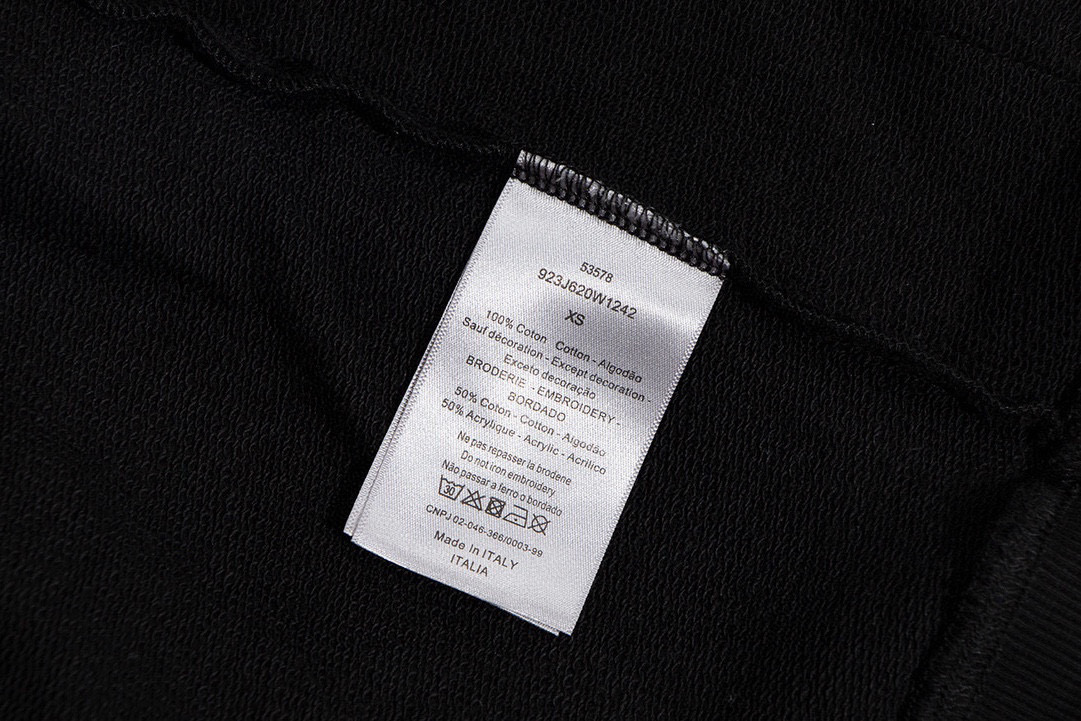 【DIOR】（ディオール ）パーカー 即日出荷 ご好評に付き再入荷！