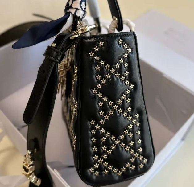 Lady Dior ディオールの小さな星の妃のハンドバッグ-高島屋オンラインストア - 公式