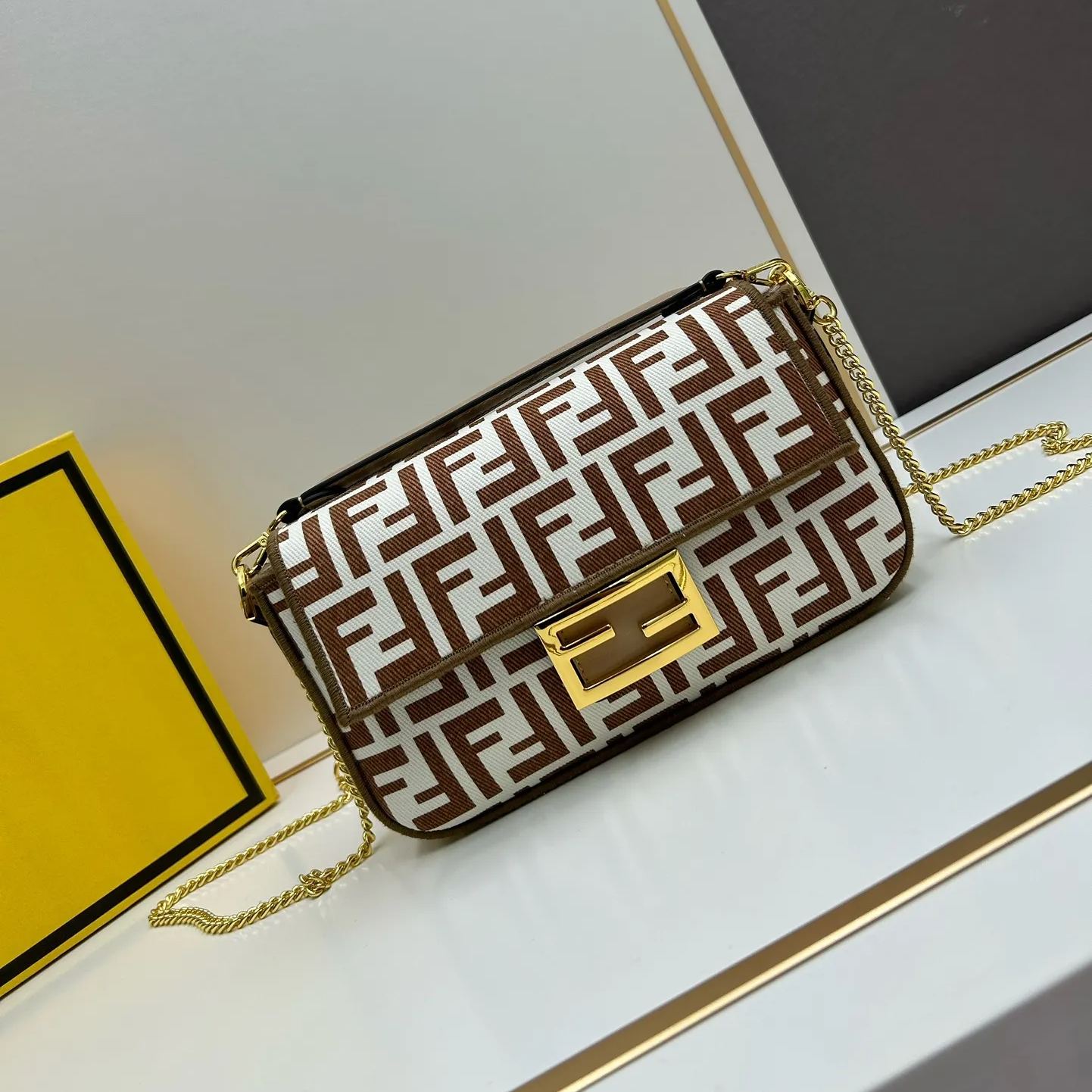 FENDI アイコニックなバゲット スモール ハンドバッグ-高島屋オンラインストア - 公式