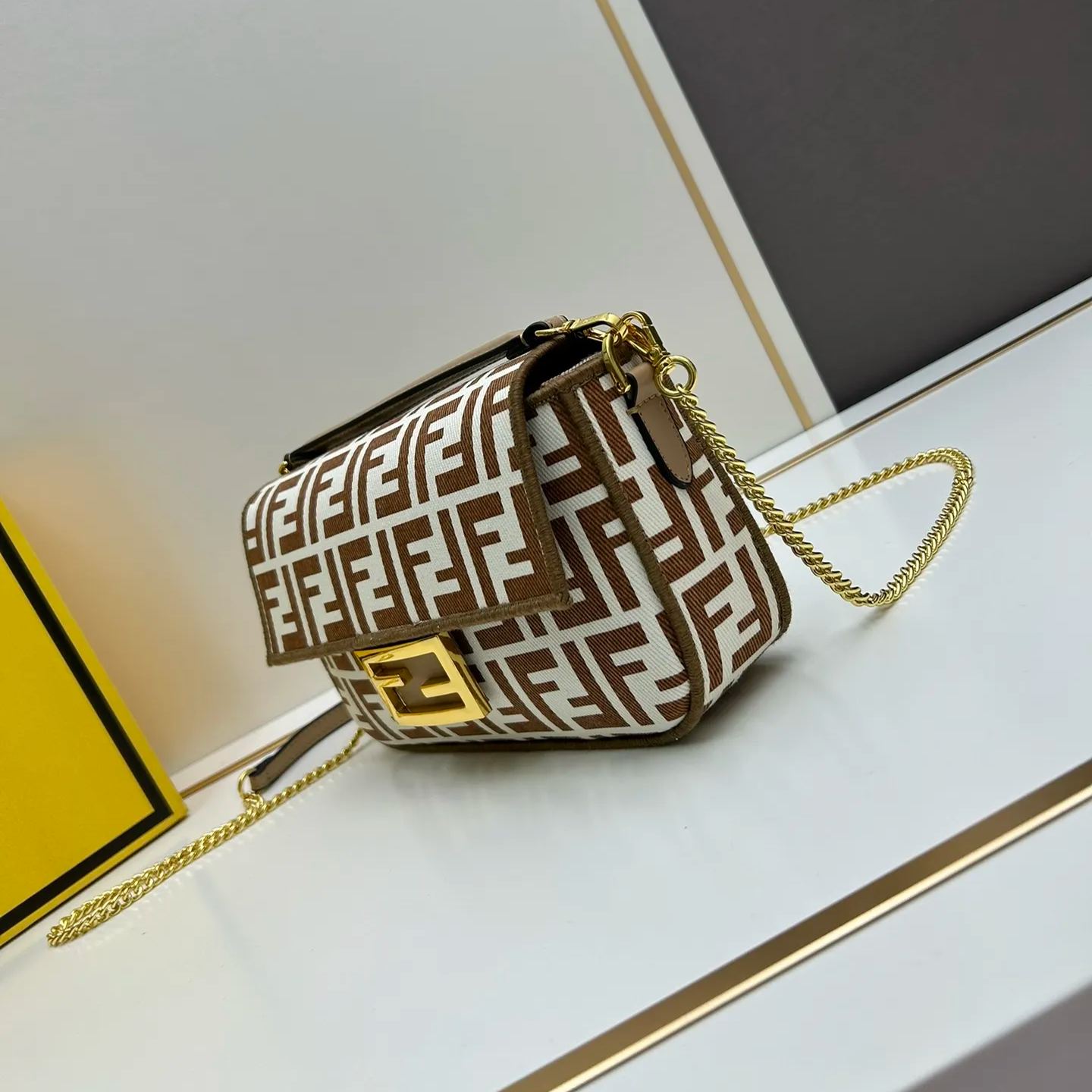 FENDI アイコニックなバゲット スモール ハンドバッグ-高島屋オンラインストア - 公式