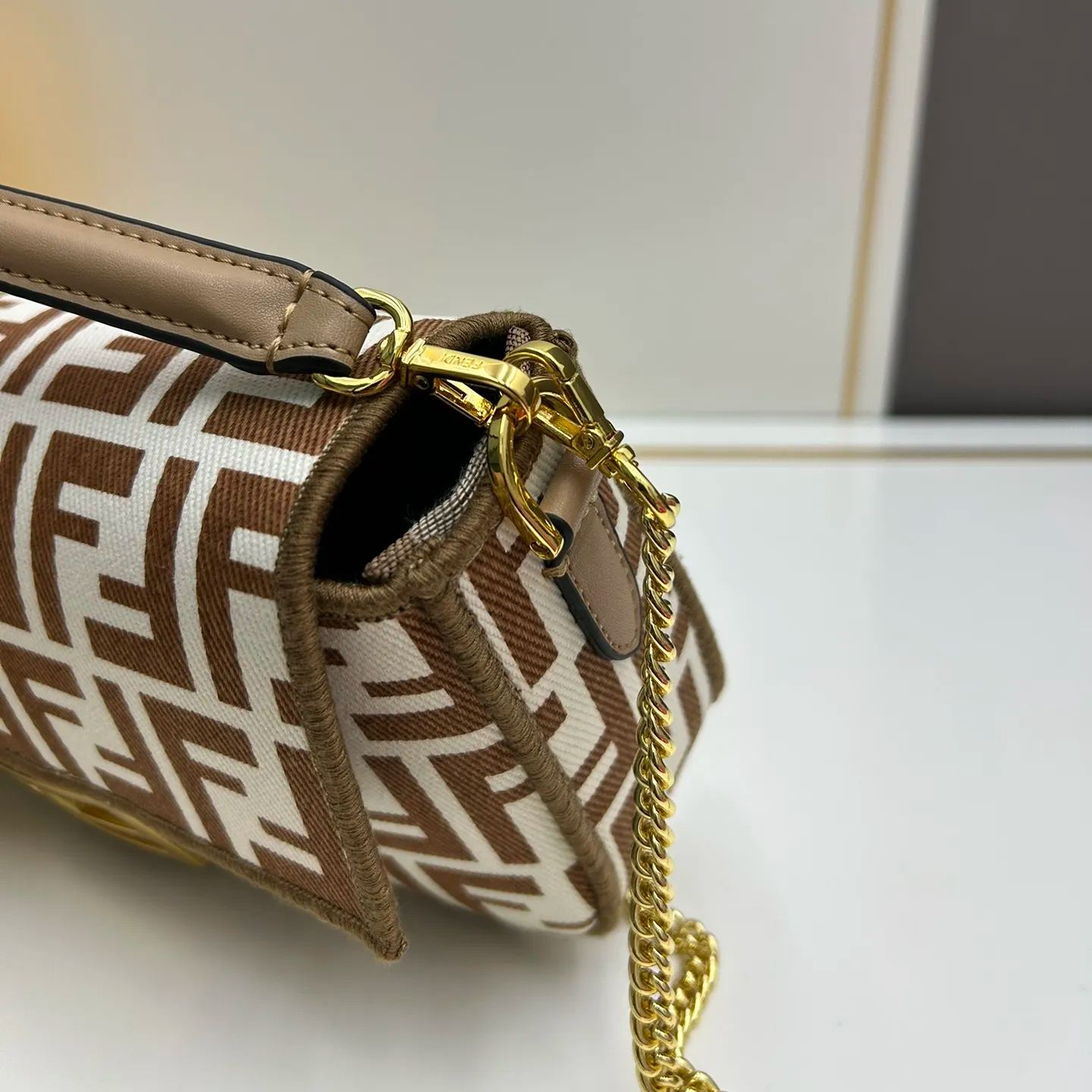 FENDI アイコニックなバゲット スモール ハンドバッグ-高島屋オンラインストア - 公式