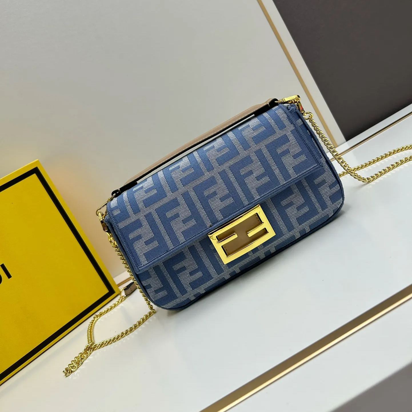 FENDI アイコニックなバゲット スモール ハンドバッグ-高島屋オンラインストア - 公式