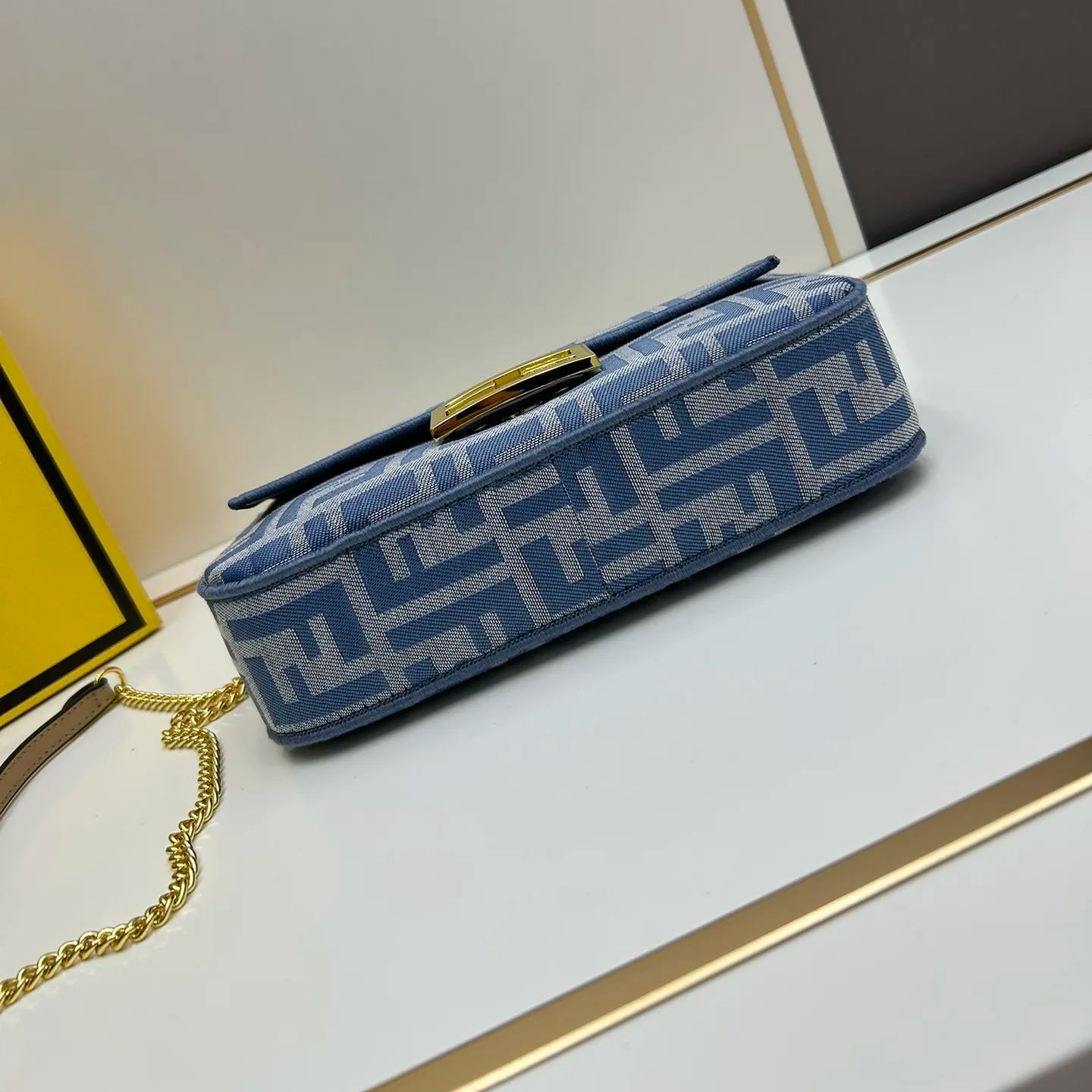 FENDI アイコニックなバゲット スモール ハンドバッグ-高島屋オンラインストア - 公式