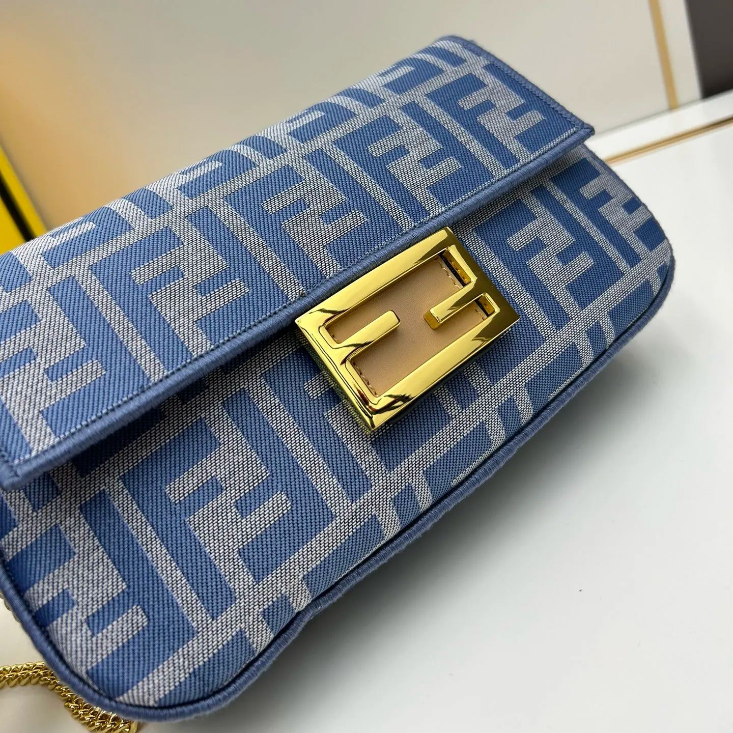 FENDI アイコニックなバゲット スモール ハンドバッグ-高島屋オンラインストア - 公式
