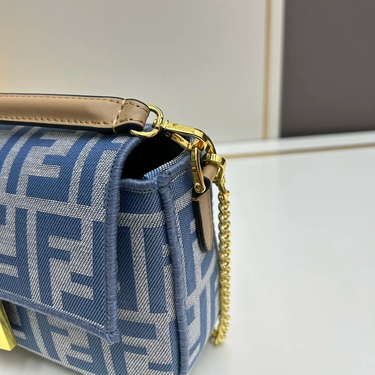 FENDI アイコニックなバゲット スモール ハンドバッグ-高島屋オンラインストア - 公式