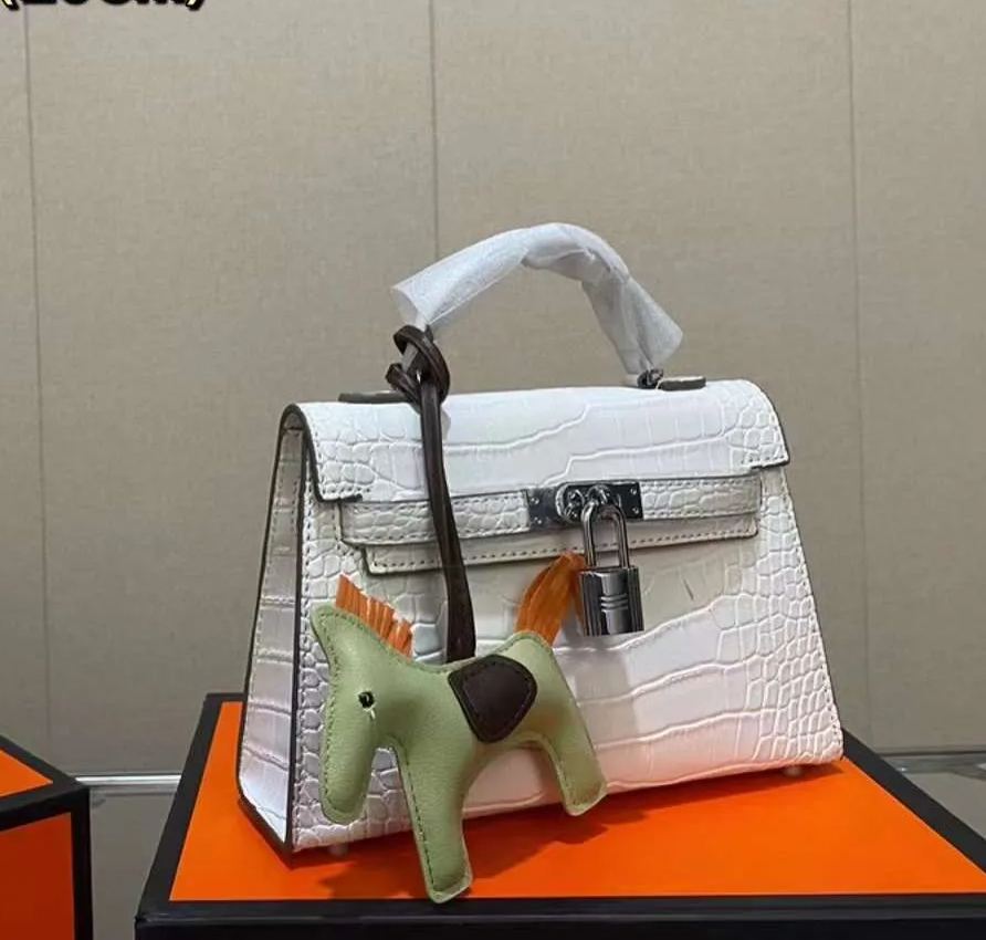 【HERMES】エルメス ケリーシリーズ クロコダイル柄 最新カラー-高島屋オンラインストア - 公式