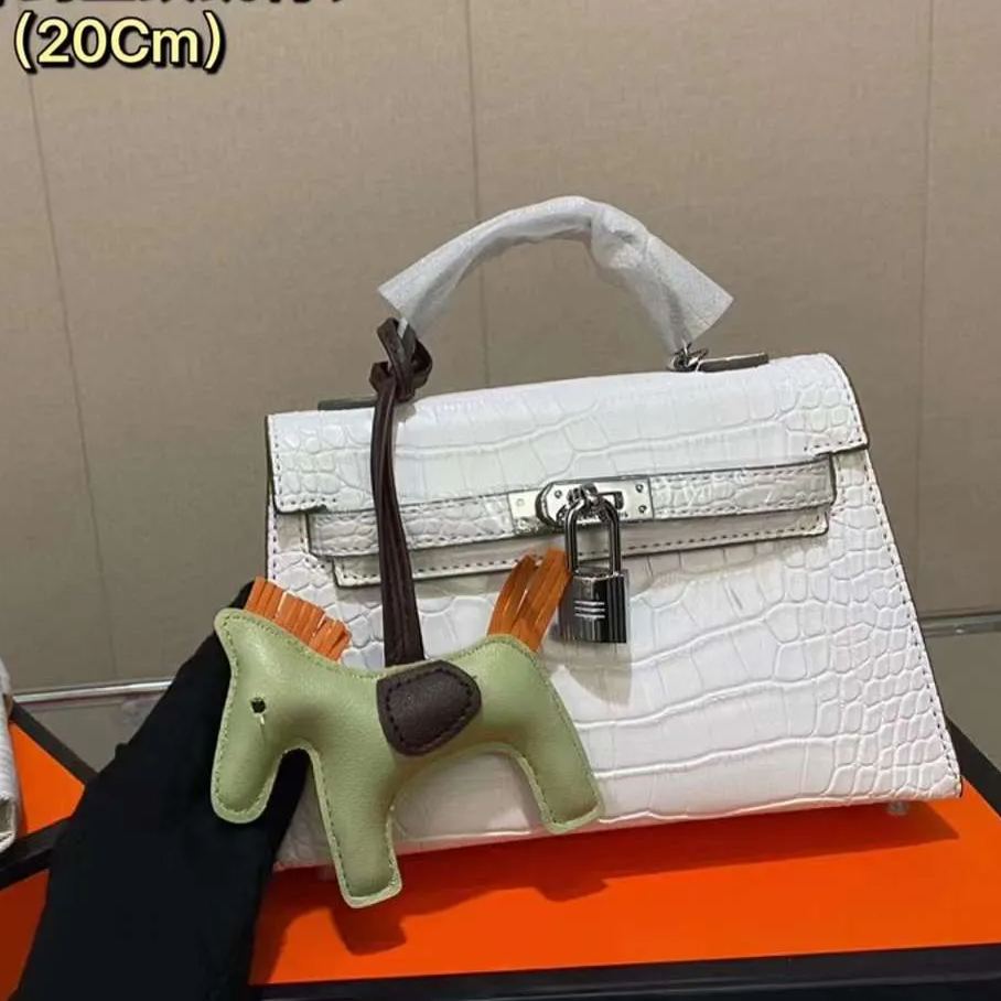 【HERMES】エルメス ケリーシリーズ クロコダイル柄 最新カラー-高島屋オンラインストア - 公式