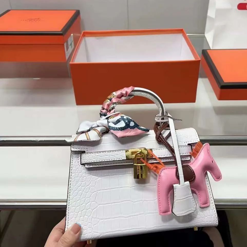 【HERMES】エルメス ケリーシリーズ クロコダイル柄 最新カラー-高島屋オンラインストア - 公式