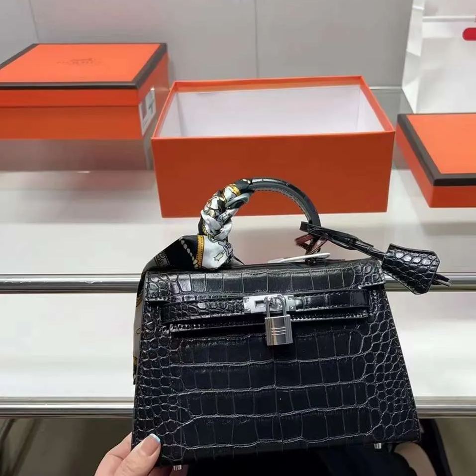 【HERMES】エルメス ケリーシリーズ クロコダイル柄 最新カラー-高島屋オンラインストア - 公式