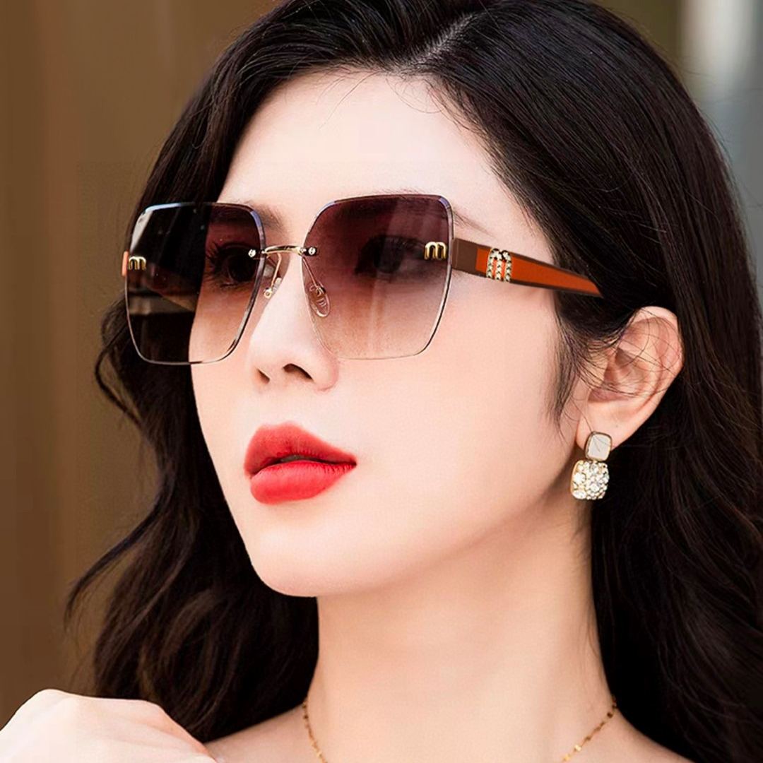 🍒2025年新作✨サングラス 紫外線99%カット、旅行やお出かけの服装に最適 M55507