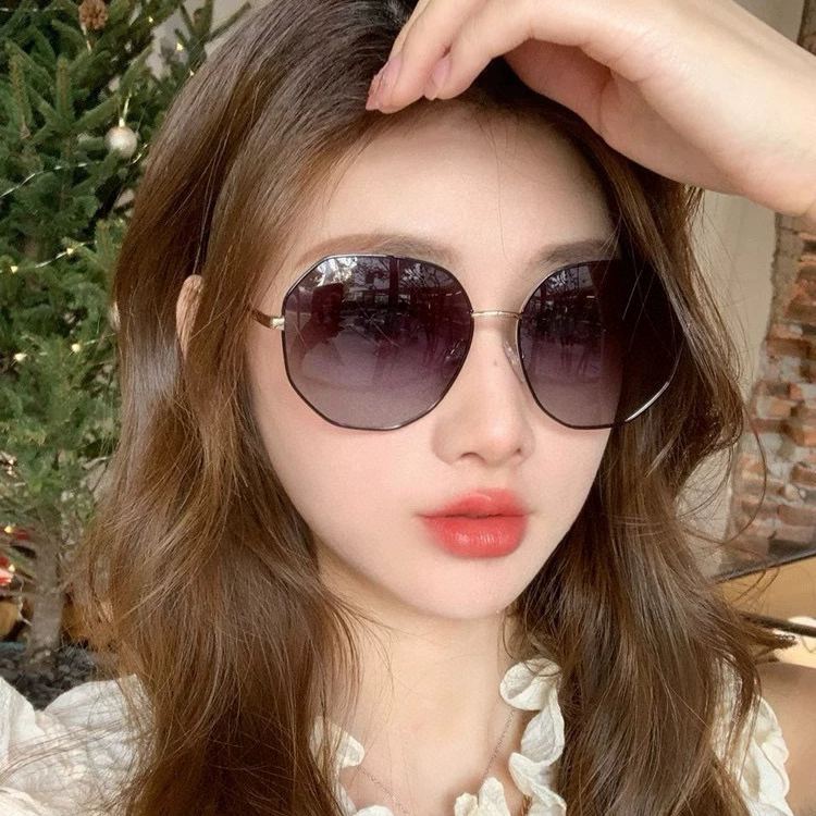 【CHANEL】シャネル 2025年新作トレンド 大人気 ファッションスクエア 偏光サングラス CH3639