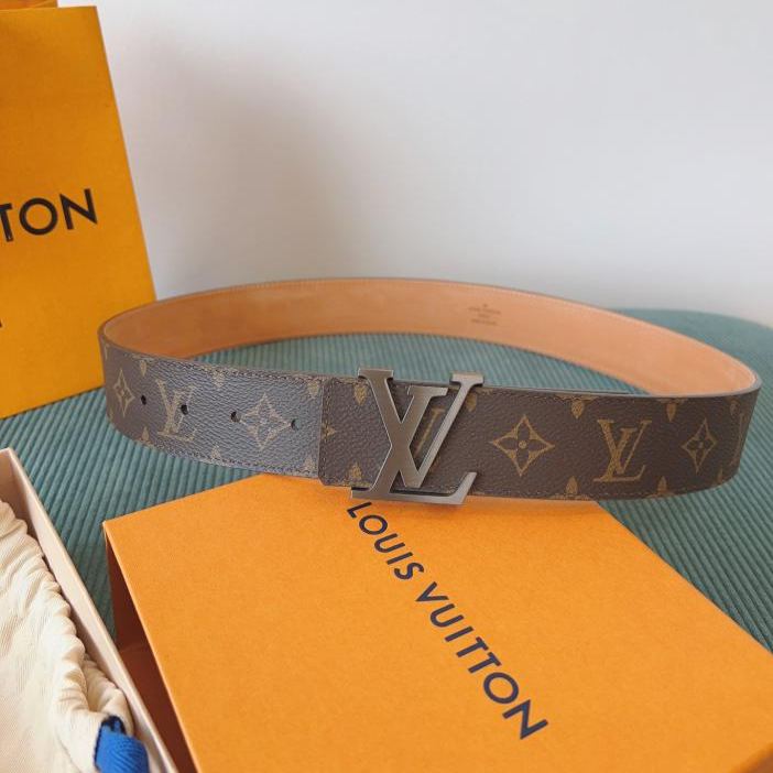 LOUIS VUITTON/ルイ・ヴィトン 4.0cm幅 クラシックベルト· ギフトにもご自身用にも最適です