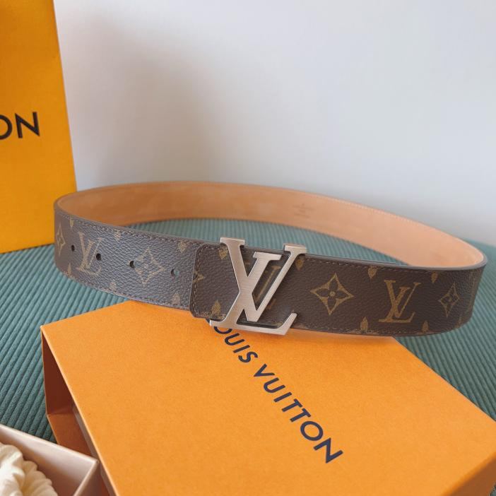 LOUIS VUITTON/ルイ・ヴィトン 4.0cm幅 クラシックベルト· ギフトにもご自身用にも最適です