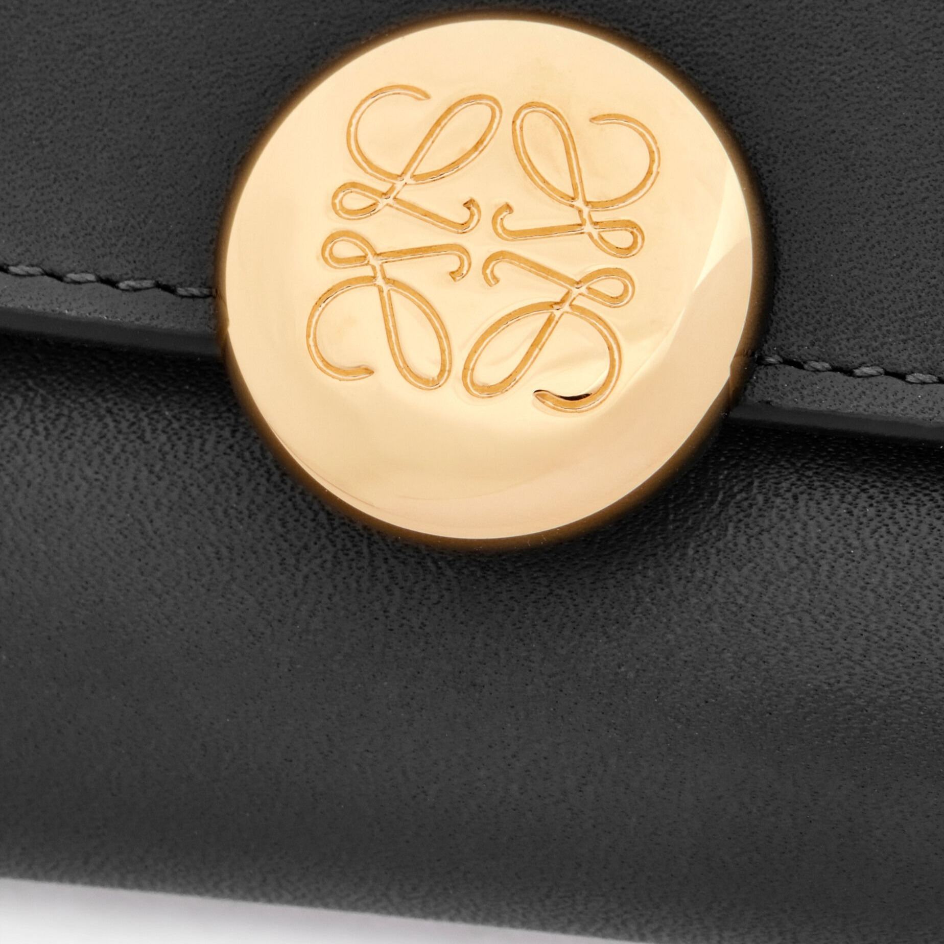 LOEWE/ロエベ ぺブル バーティカル ウォレット スモール（シャイニーナパカーフ）（財布）