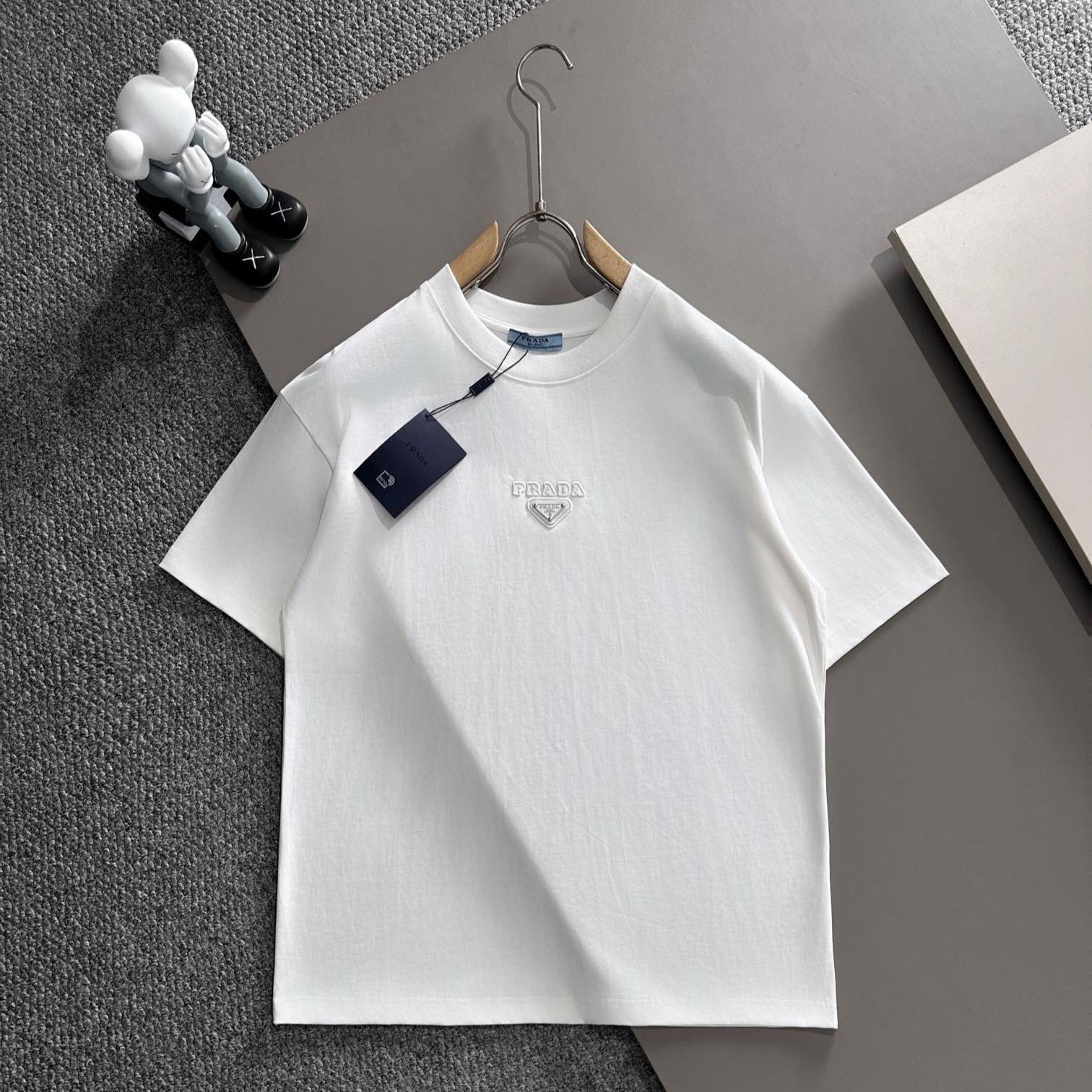 【Prada】プラダ 2025年春夏新作 ブラック/ホワイト 半袖 T138054