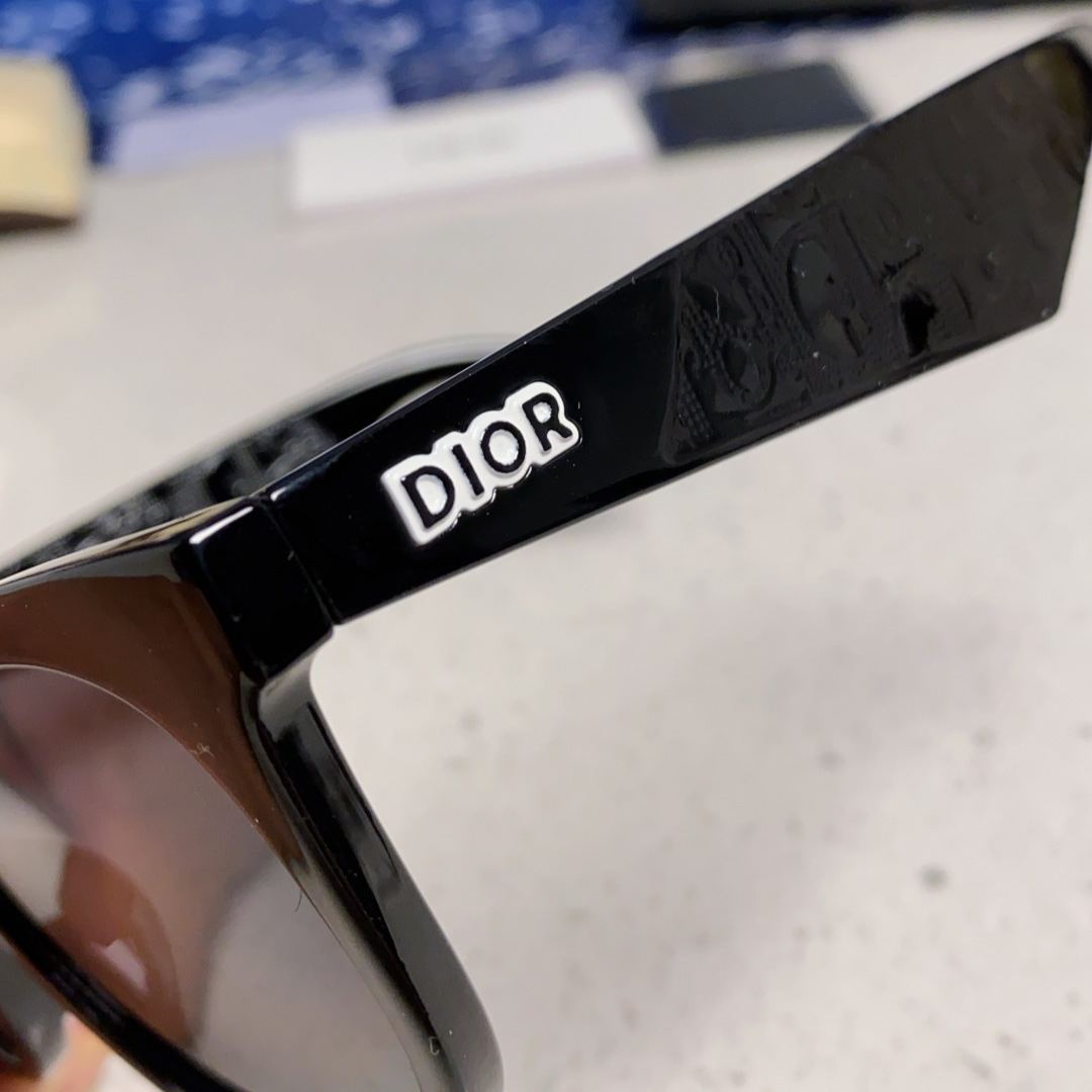 【男女兼用】2025S新作 Dior Sunglass · ディオール サングラス DiorB27 S3F