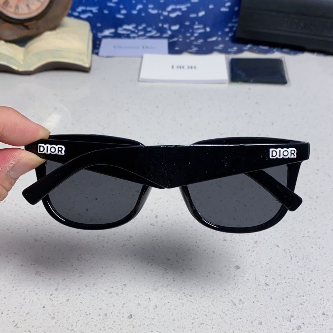 【男女兼用】2025S新作 Dior Sunglass · ディオール サングラス DiorB27 S3F