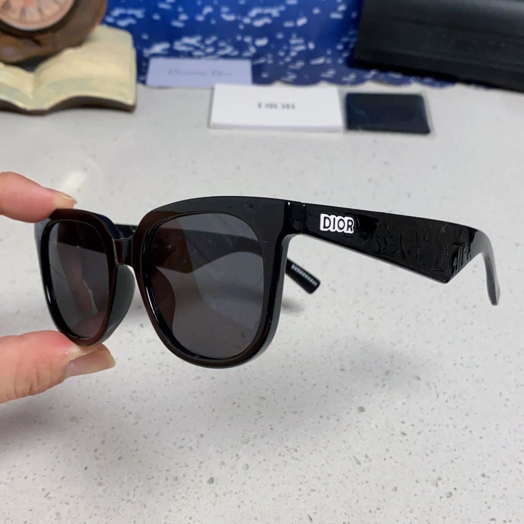 【男女兼用】2025S新作 Dior Sunglass · ディオール サングラス DiorB27 S3F