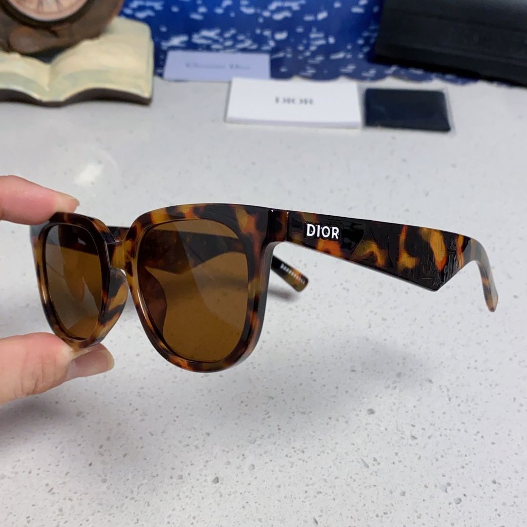 【男女兼用】2025S新作 Dior Sunglass · ディオール サングラス DiorB27 S3F