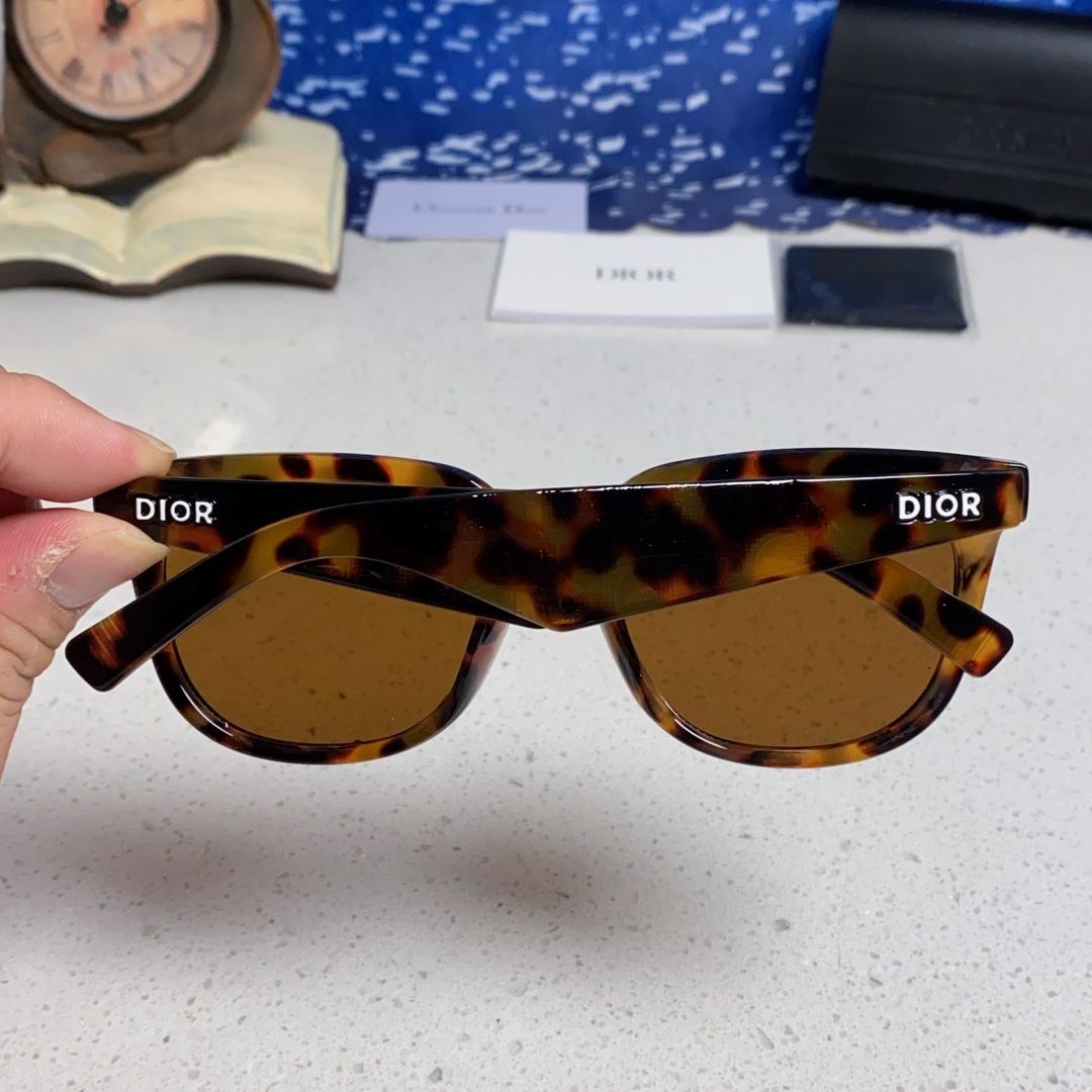【男女兼用】2025S新作 Dior Sunglass · ディオール サングラス DiorB27 S3F