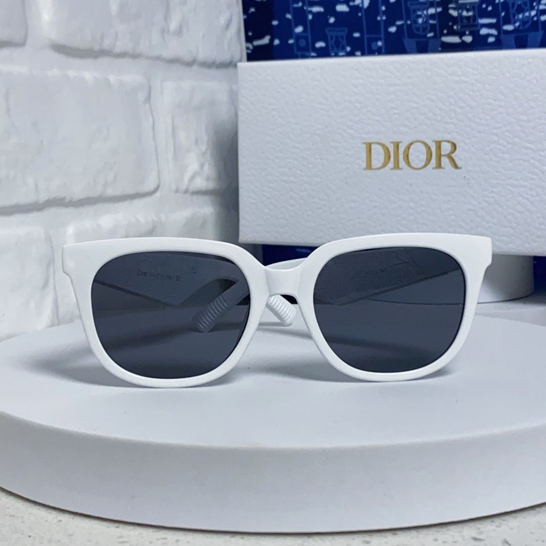 【男女兼用】2025S新作 Dior Sunglass · ディオール サングラス DiorB27 S3F