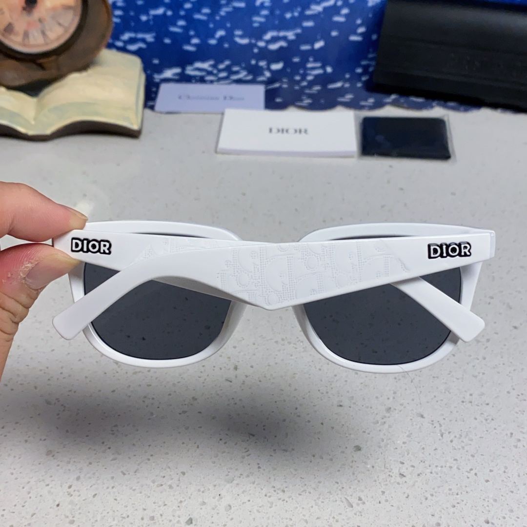 【男女兼用】2025S新作 Dior Sunglass · ディオール サングラス DiorB27 S3F